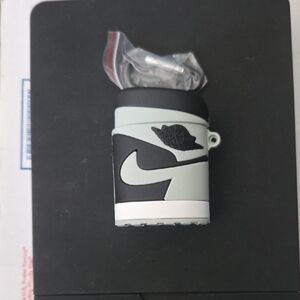 Aitpod Case Jordan Grey And Black Oval